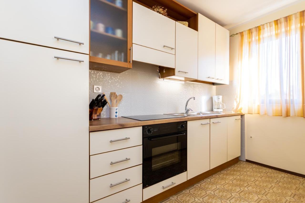 Apartman Doris Milohnici Exteriör bild