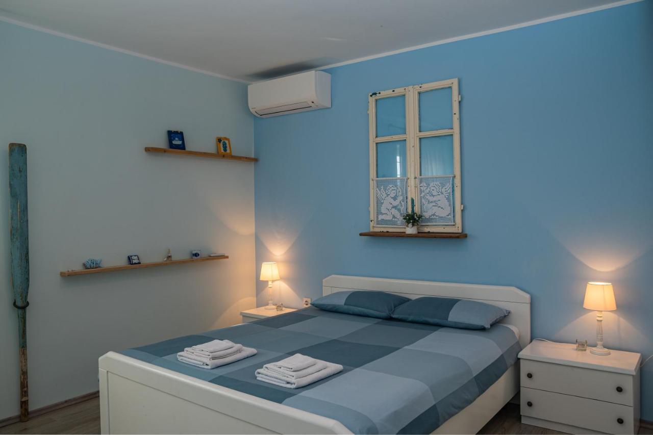 Apartman Doris Milohnici Exteriör bild