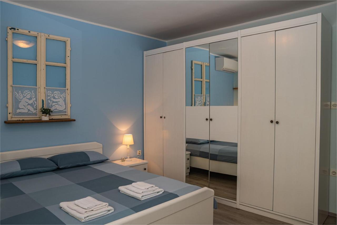 Apartman Doris Milohnici Exteriör bild