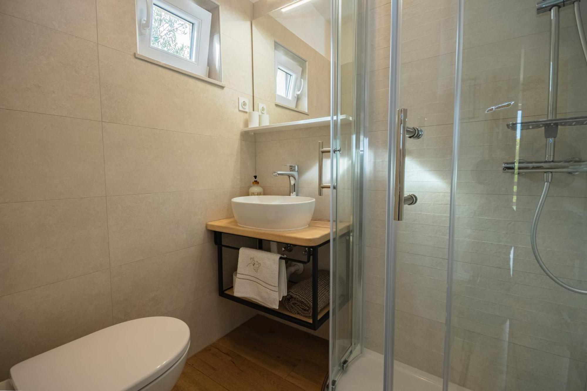 Apartman Doris Milohnici Exteriör bild
